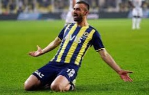 Amedspor, Fenerbahçeli Serdar Dursun’u bitirdi gibi