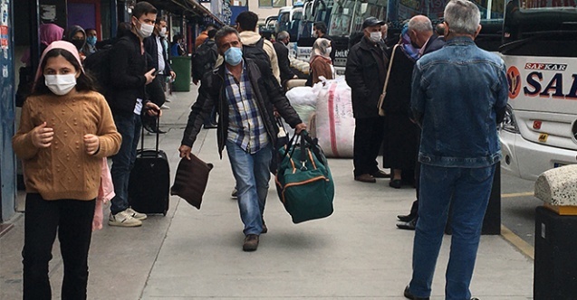 İstanbul#039;da tam kapanma öncesi otogarda yoğunluk sürüyor