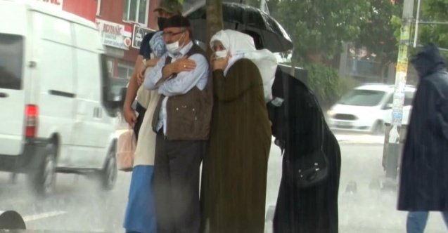 İstanbul sağanağa habersiz yakalandı!