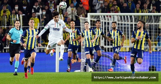 Fenerbahçe sahada yıkıldı